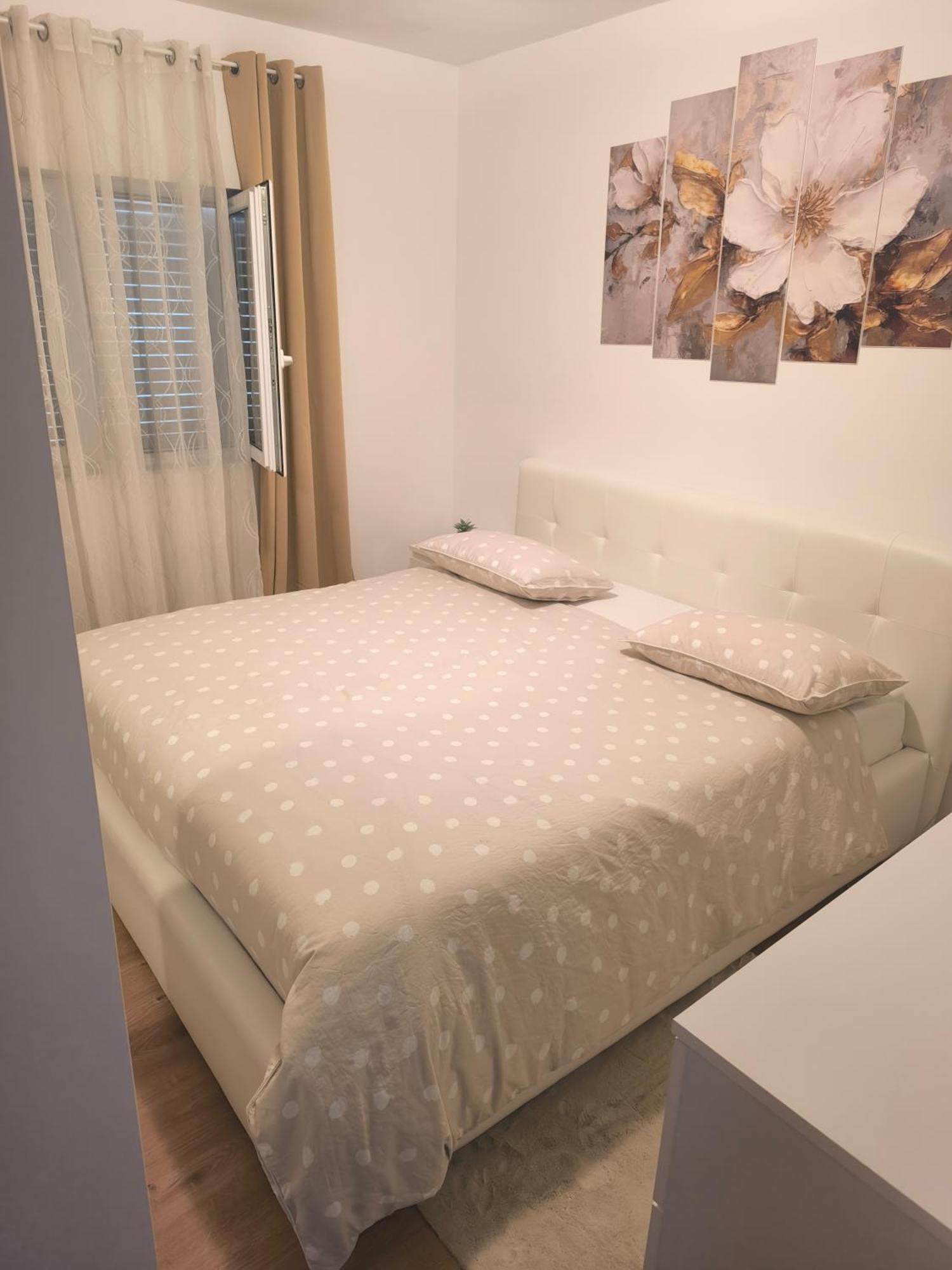 Apartman Rex Svinisce Екстер'єр фото