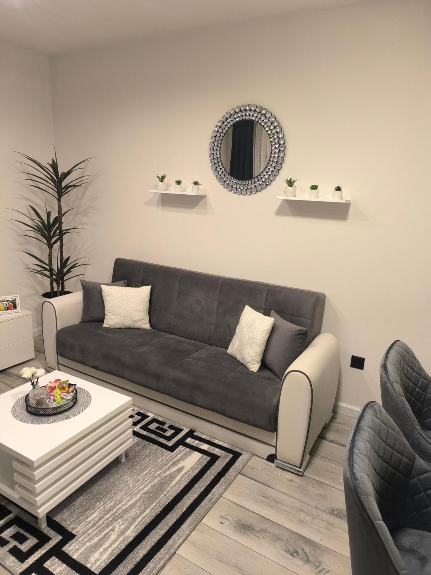 Apartman Rex Svinisce Екстер'єр фото